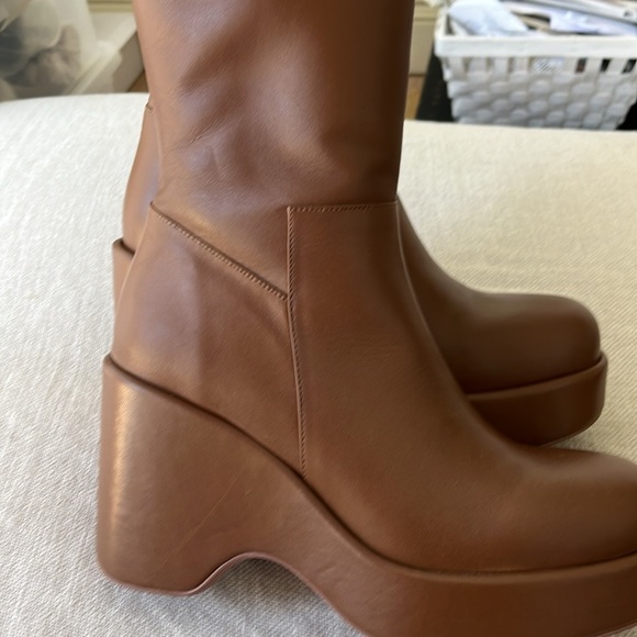 Revolve NWT Paloma Barcelo cognac wedge Platform comfortable comfortable boots❤️ - Picture 6 of 9